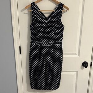 The Limited Classy Black V-Neck Sleeveless Knee Length Dress Women’s 6 Polka Dot